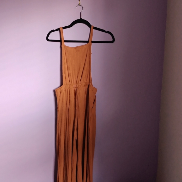 𝙶𝚒𝚛𝚕𝚜 𝚛𝚘𝚖𝚙𝚎𝚛 - Picture 2 of 3